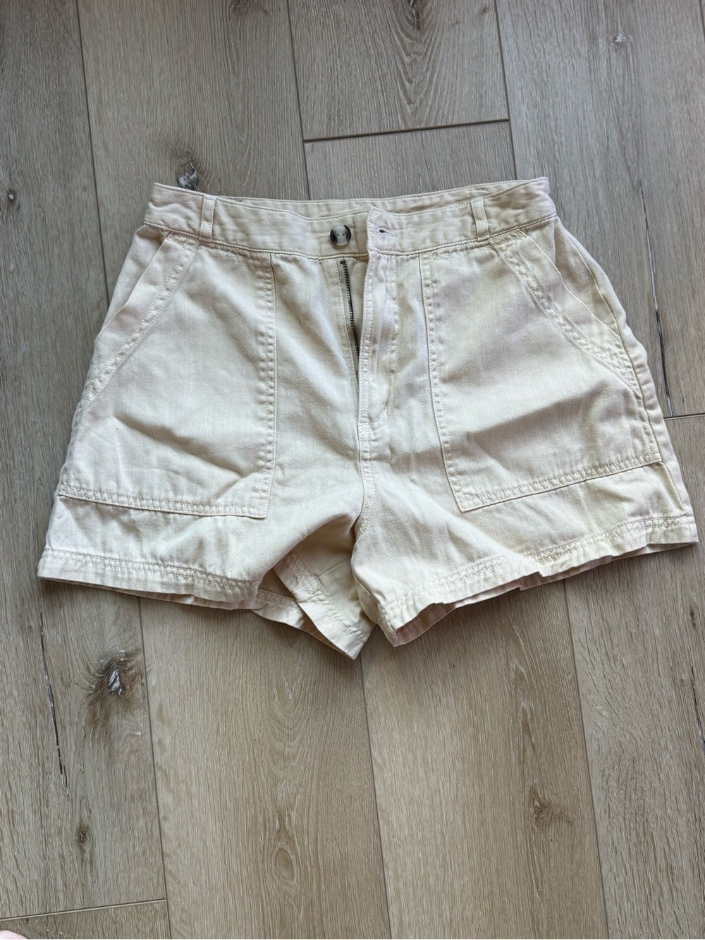 Universal Thread High-Waist Shorts in Cream